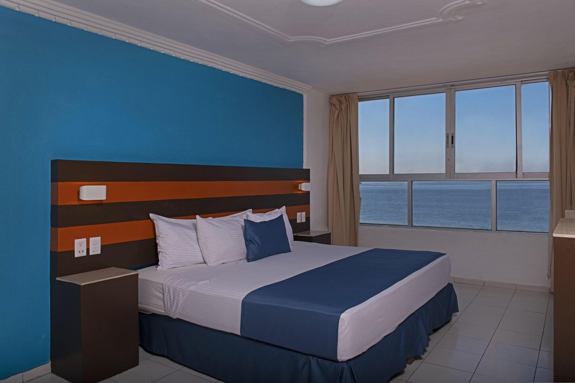 מנסניו Hotel Fiesta Mexicana מראה חיצוני תמונה