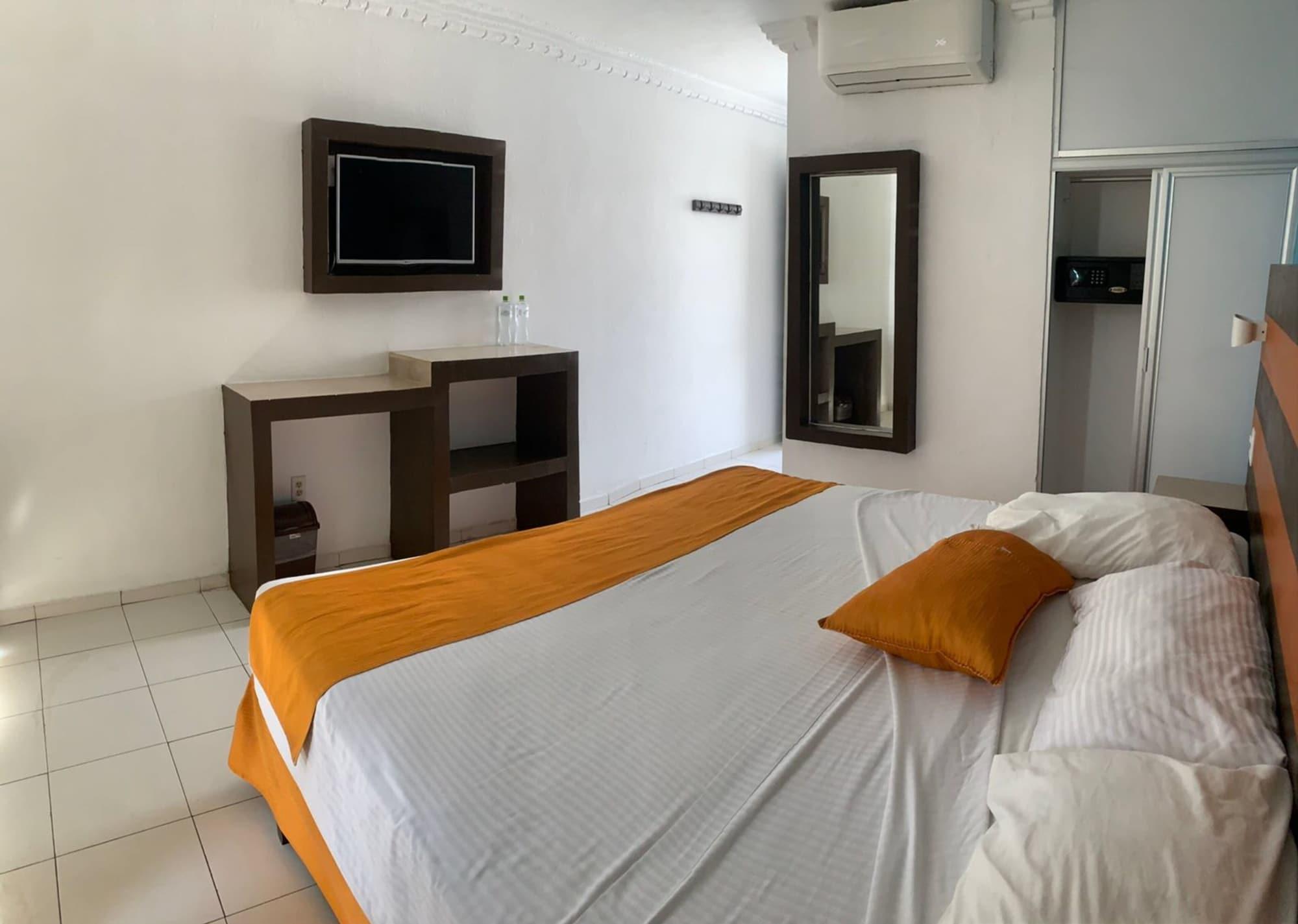מנסניו Hotel Fiesta Mexicana מראה חיצוני תמונה