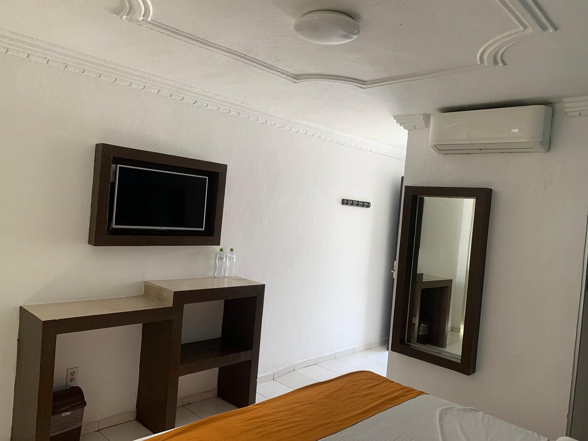 מנסניו Hotel Fiesta Mexicana מראה חיצוני תמונה