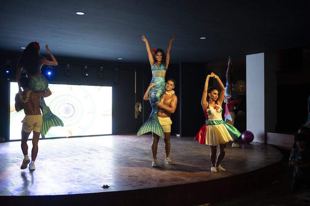 מנסניו Hotel Fiesta Mexicana מראה חיצוני תמונה