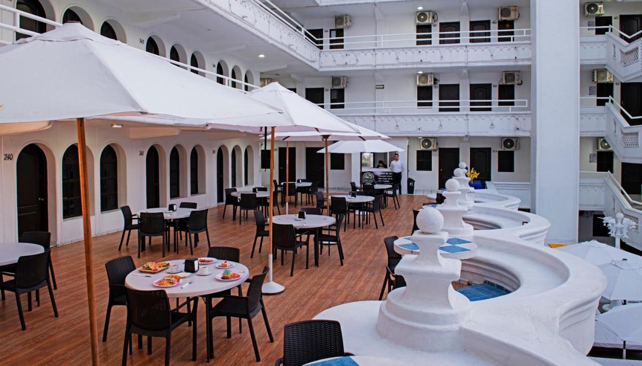 מנסניו Hotel Fiesta Mexicana מראה חיצוני תמונה